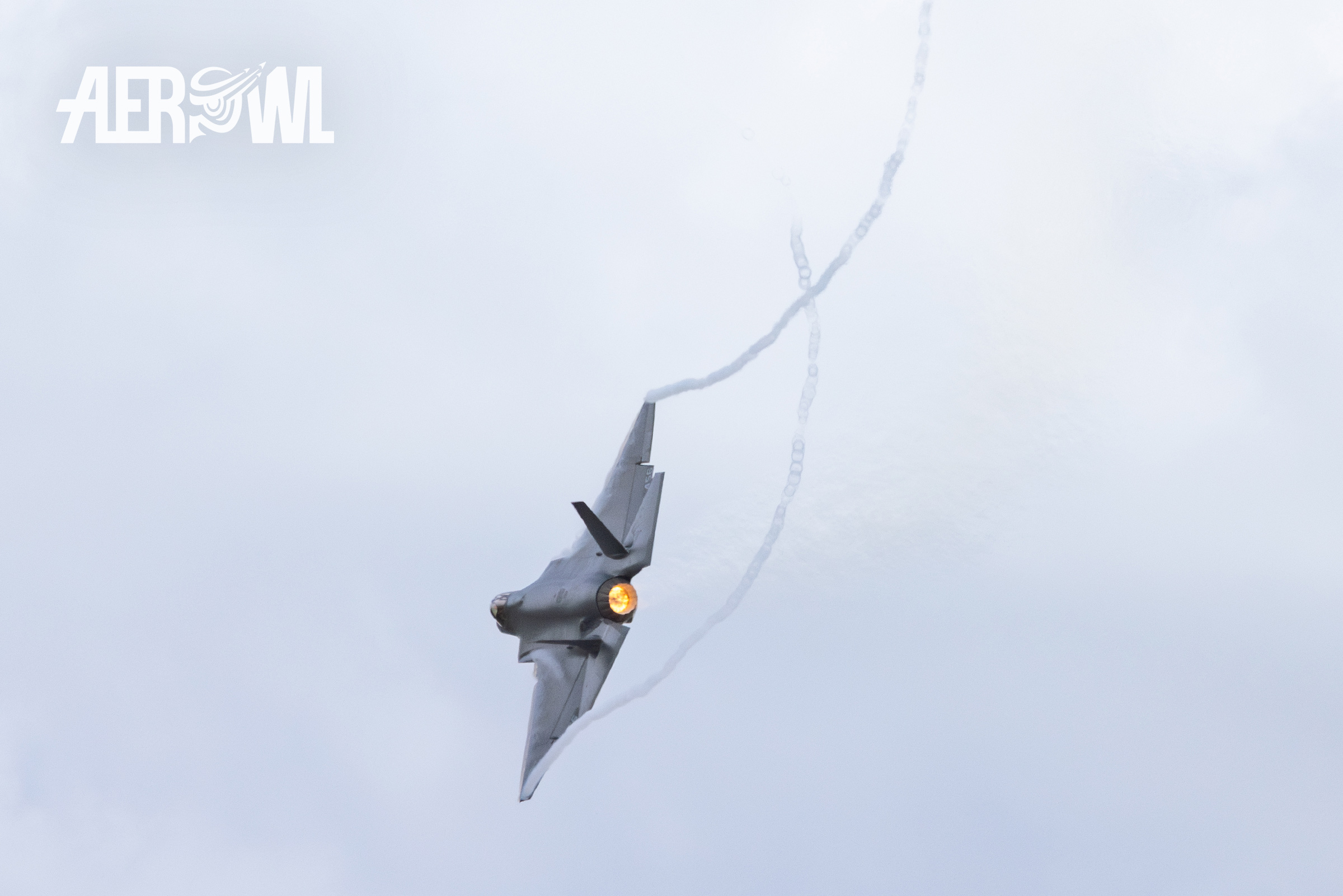 Turning Lockheed Martin F-35A Lightning II piloted by Melanie “Mach” Kluesner at the Sun´n Fun 2025 in Lakeland, Florida.