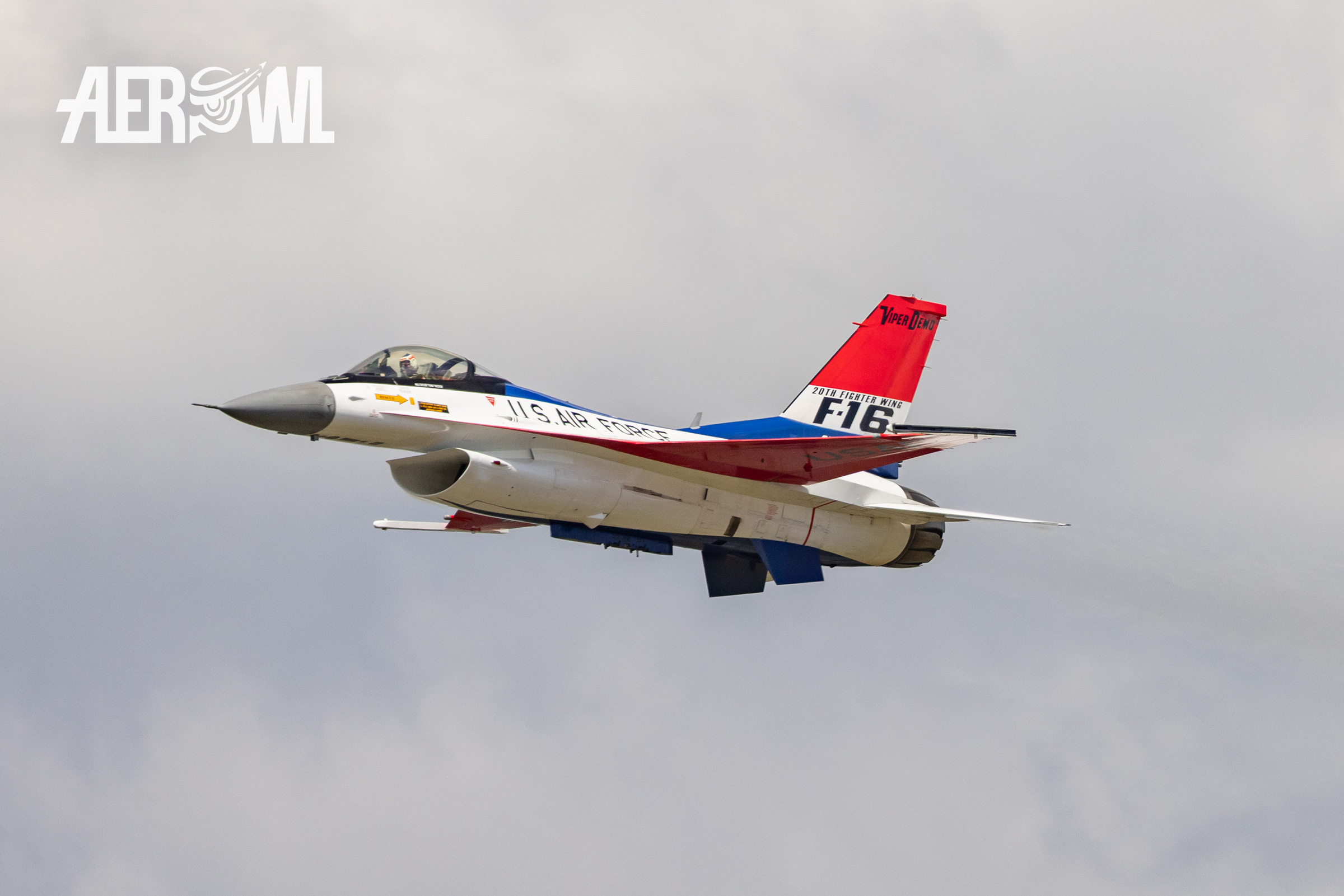 F-16C Fighting Falcon - Viper Demo display lound and proud inbound during the Sun´n Fun 2025 in Lakeland, Florida.