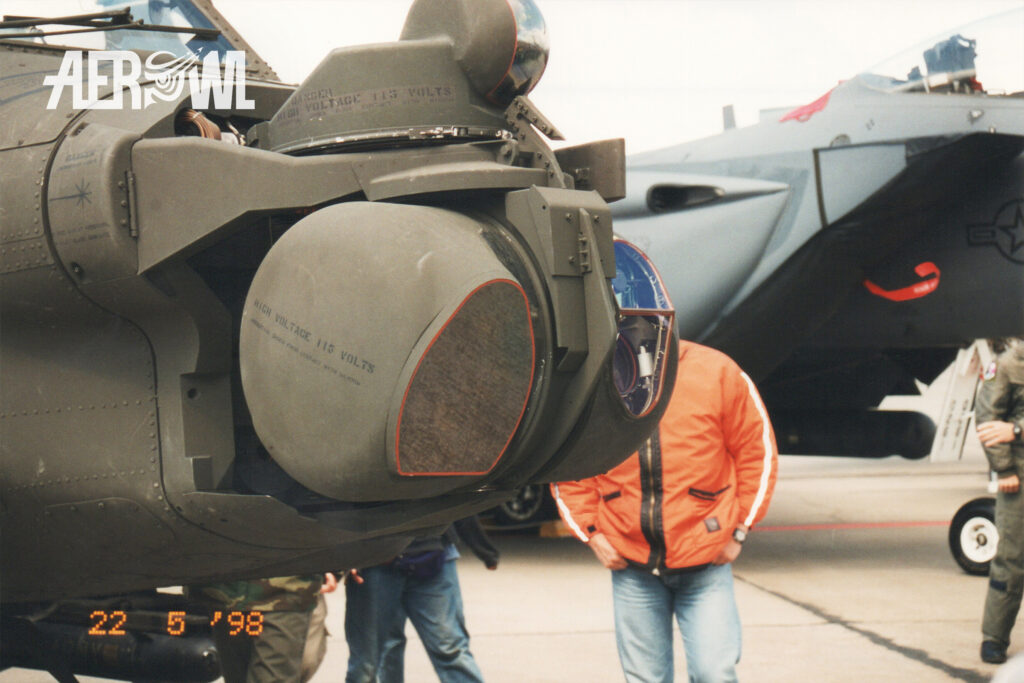 The TADS of a U.S. Army AH-64A Apache on static display during ILA 1998 in Berlin-Schönefeld.